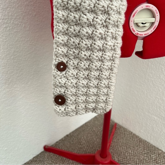 Winter Scarf With Buttons and Pockets Handmade Crochet New - Picture 7 of 8